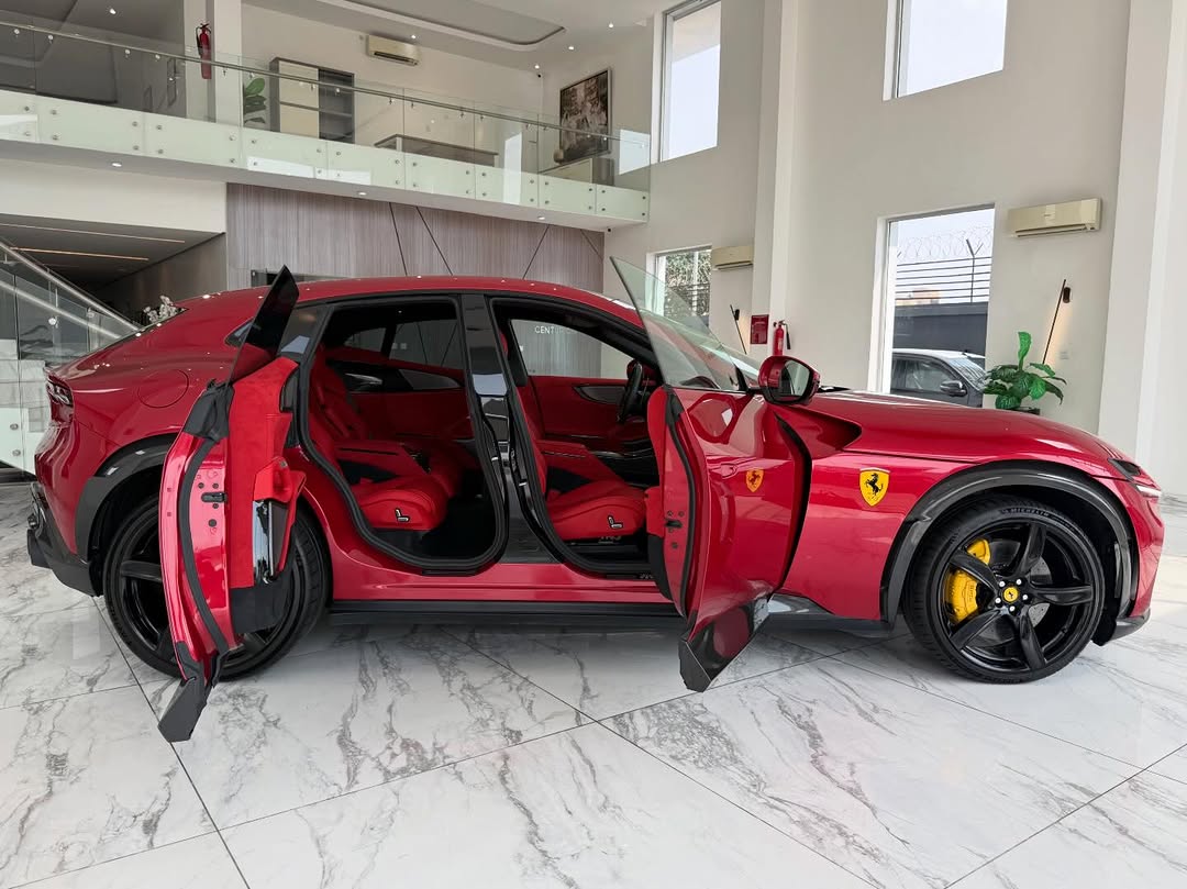 Ferrari Purosangue side